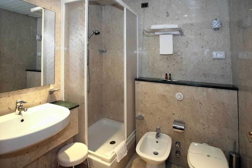 Hotel De Paris Terni Esterno foto