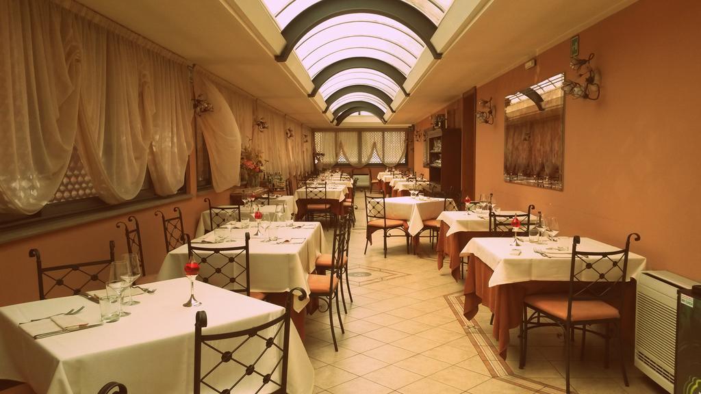 Hotel De Paris Terni Esterno foto