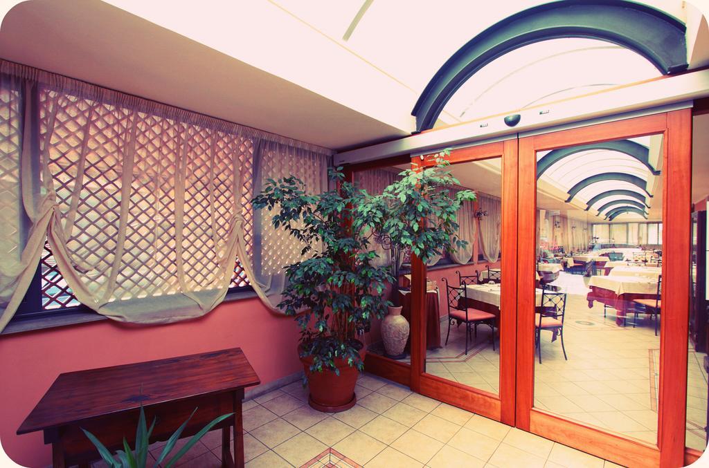 Hotel De Paris Terni Esterno foto