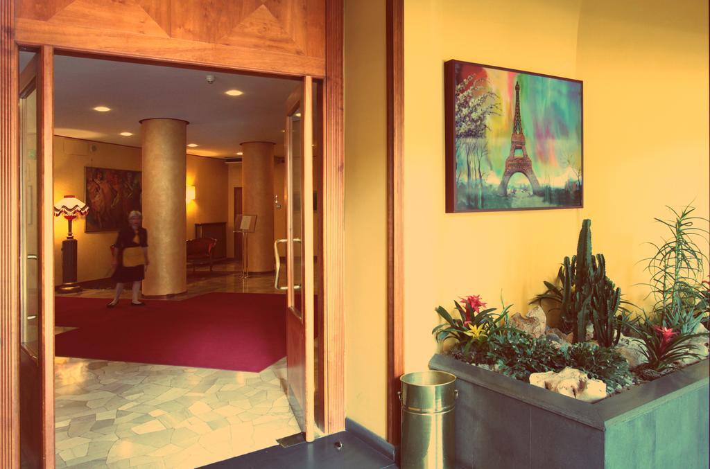 Hotel De Paris Terni Esterno foto