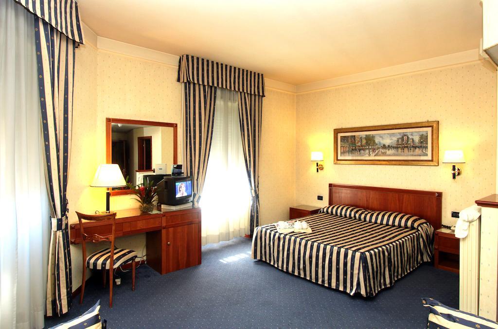 Hotel De Paris Terni Esterno foto
