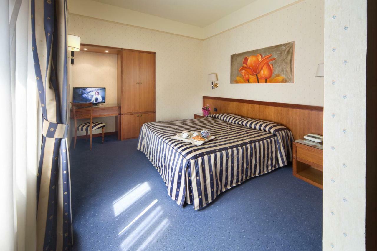Hotel De Paris Terni Esterno foto