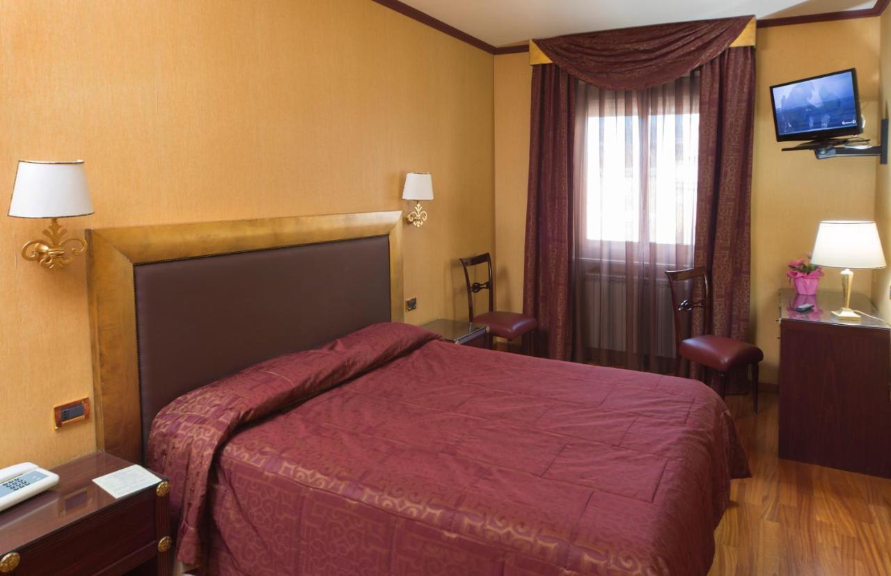 Hotel De Paris Terni Esterno foto